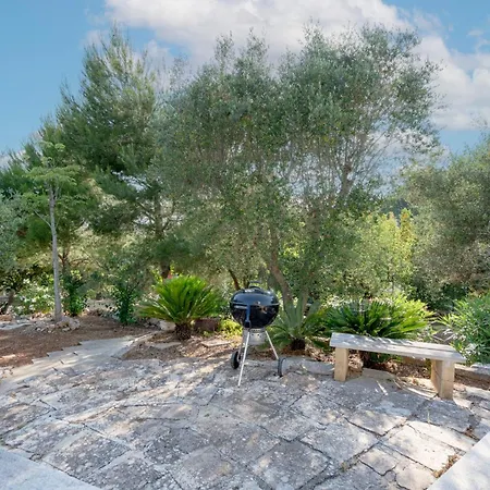 Guesthost - Il Pergolato Charming Trullo & Flat דירה אוסטוני