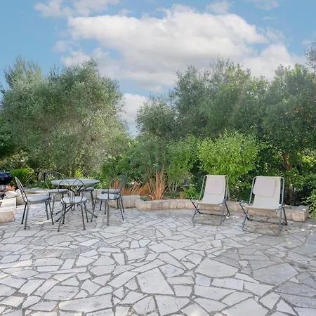 Guesthost - Il Pergolato Charming Trullo & Flat אוסטוני