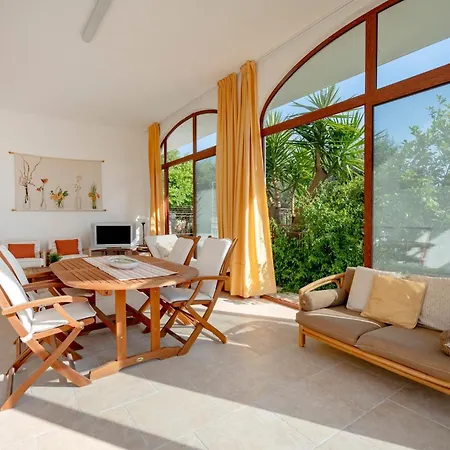 Guesthost - Il Pergolato Charming Trullo & Flat Ostuni