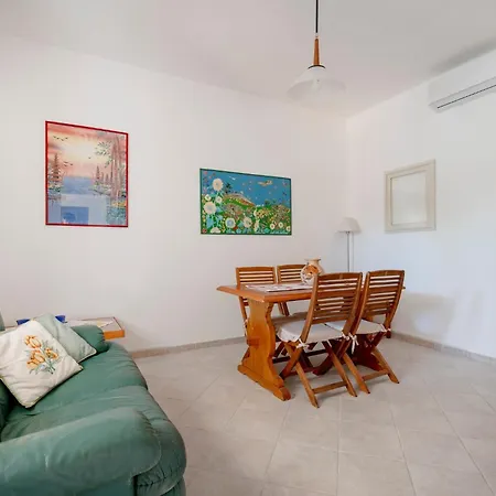 דירה Guesthost - Il Pergolato Charming Trullo & Flat