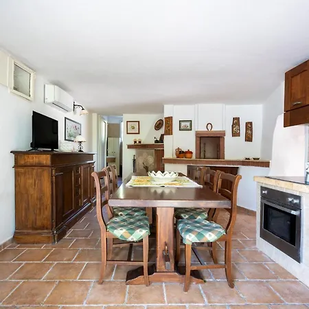 דירה Guesthost - Il Pergolato Charming Trullo & Flat אוסטוני
