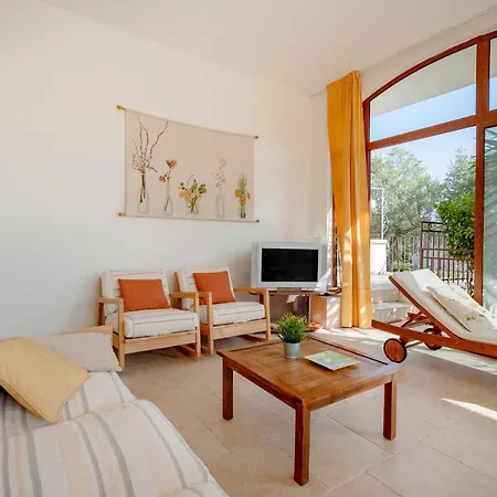 Guesthost - Il Pergolato Charming Trullo & Flat דירה *