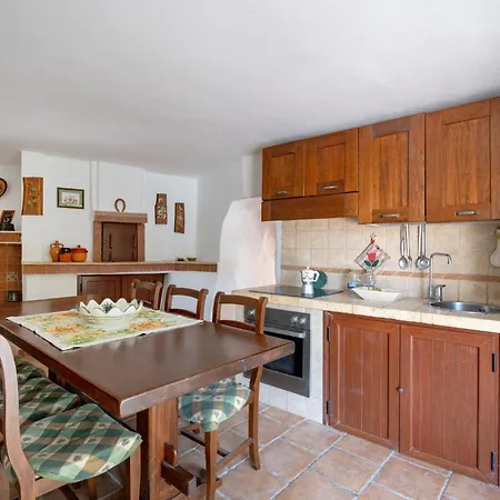 דירה Guesthost - Il Pergolato Charming Trullo & Flat *