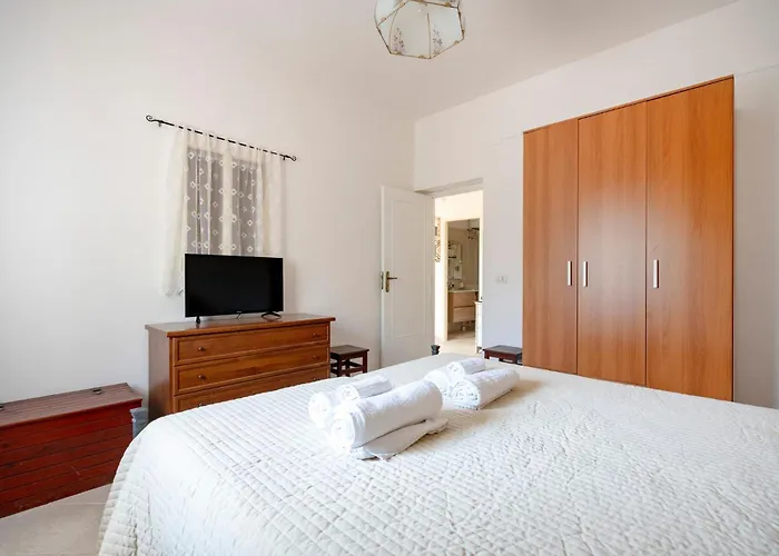 Guesthost - Il Pergolato Charming Trullo & Flat Apartment *