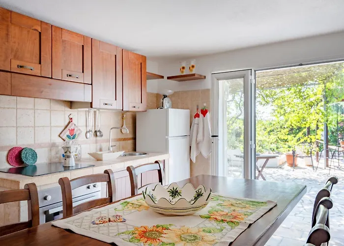 Guesthost - Il Pergolato Charming Trullo & Flat Ostuni