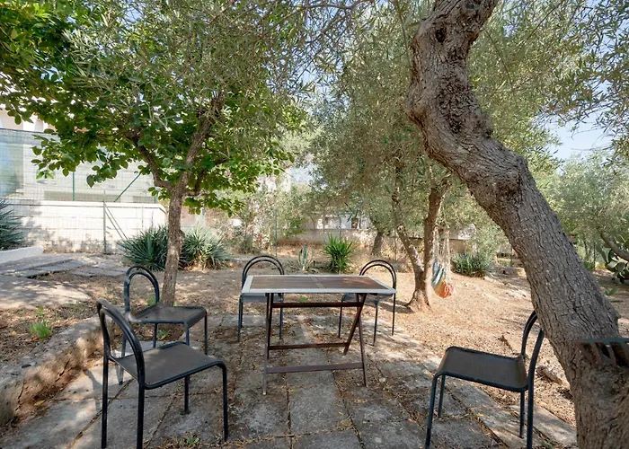 Guesthost - Il Pergolato Charming Trullo & Flat