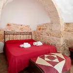 דירה Guesthost - Il Pergolato Charming Trullo & Flat אוסטוני