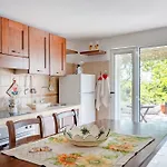 Guesthost - Il Pergolato Charming Trullo & Flat אוסטוני