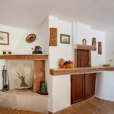 Guesthost - Il Pergolato Charming Trullo & Flat